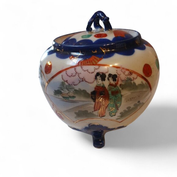 Vintage Japanese Kutani Lidded Jar – Hand Painted, Gilded, 3-Footed c.1920s–40s - Picture 2 of 16